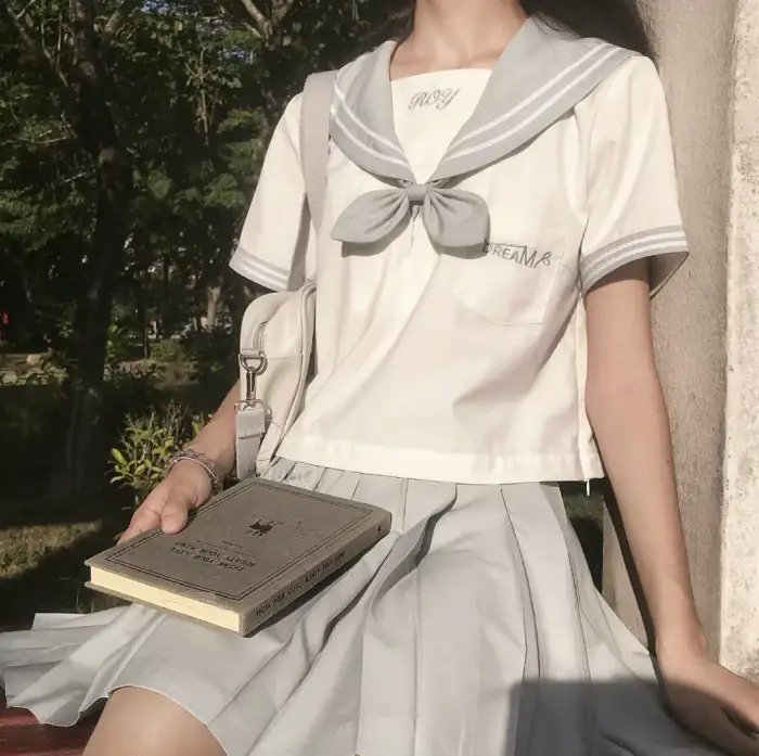 《英雄虎胆美人恩》海报