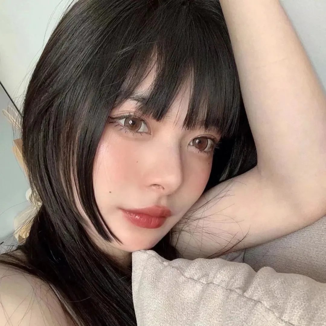 《小可爱娜斯佳第二季》海报